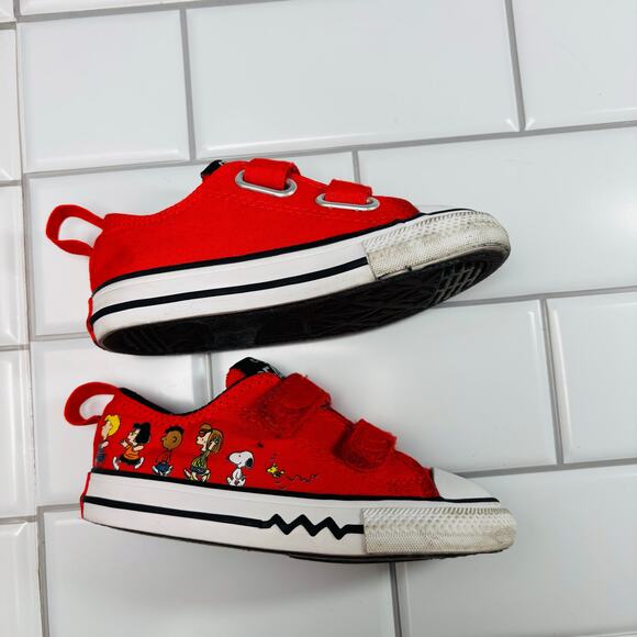 Converse x Peanuts Chuck Taylor All Star 2V Lo Shoes
A01870F Size 7 - Picture 4 of 10